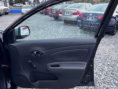 Used 2017 Nissan Versa S image 18