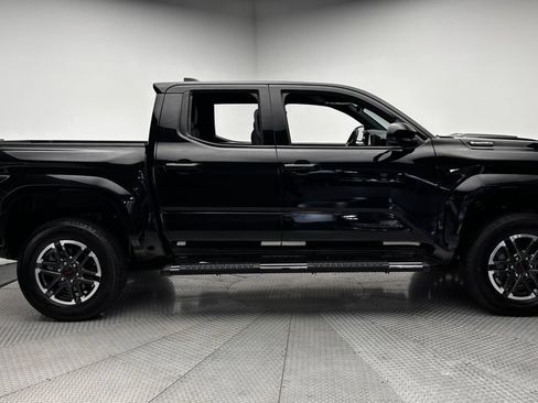 Used 2025 Toyota Tacoma TRD Sport AWD/4WD image 41