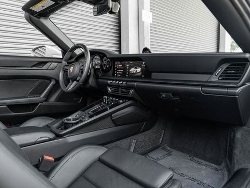 Used 2024 Porsche 911 Carrera GTS RWD image 10