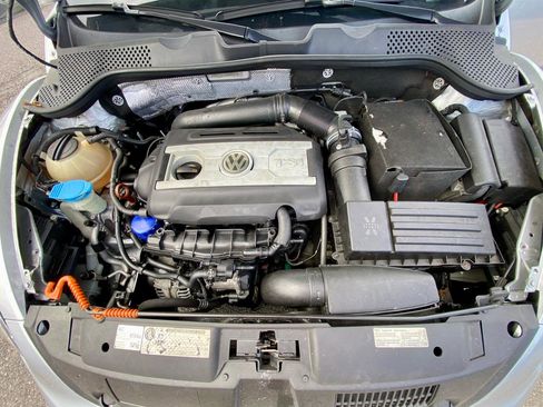 Used 2013 Volkswagen Beetle 2.0T image 14