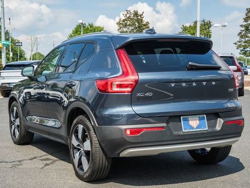 Used 2022 Volvo XC40 T5 Momentum AWD/4WD image 5