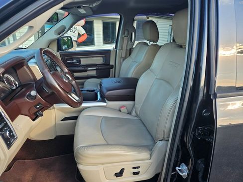 Used 2016 RAM 1500 Laramie w/ Convenience Group AWD/4WD image 10