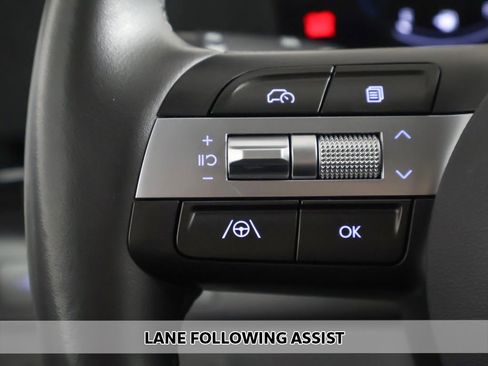 Used 2025 Hyundai Kona SEL image 3