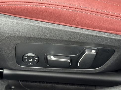 New 2026 BMW 330i Sedan w/ M Sport Package image 18