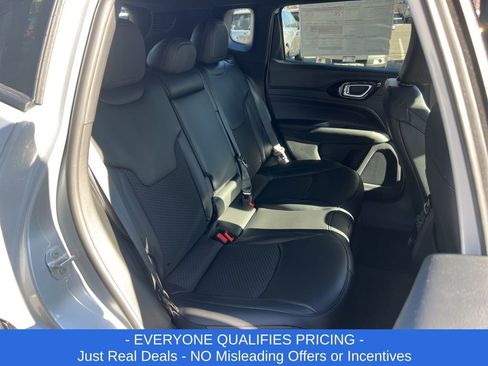 New 2026 Jeep Compass Latitude image 23