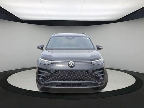 New 2026 Volkswagen Tiguan SE R-Line AWD/4WD image 2
