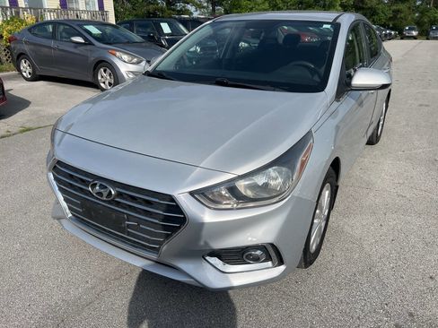 Used 2021 Hyundai Accent SEL FWD image 2