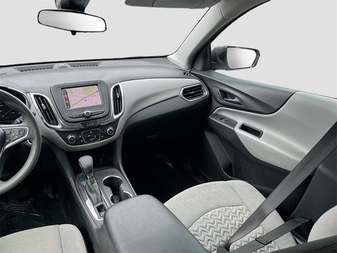 Used 2022 Chevrolet Equinox LS image 21