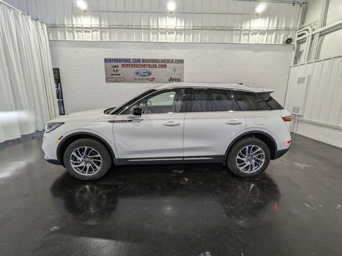 Used 2022 Lincoln Corsair AWD w/ Equipment Group 101A image 2