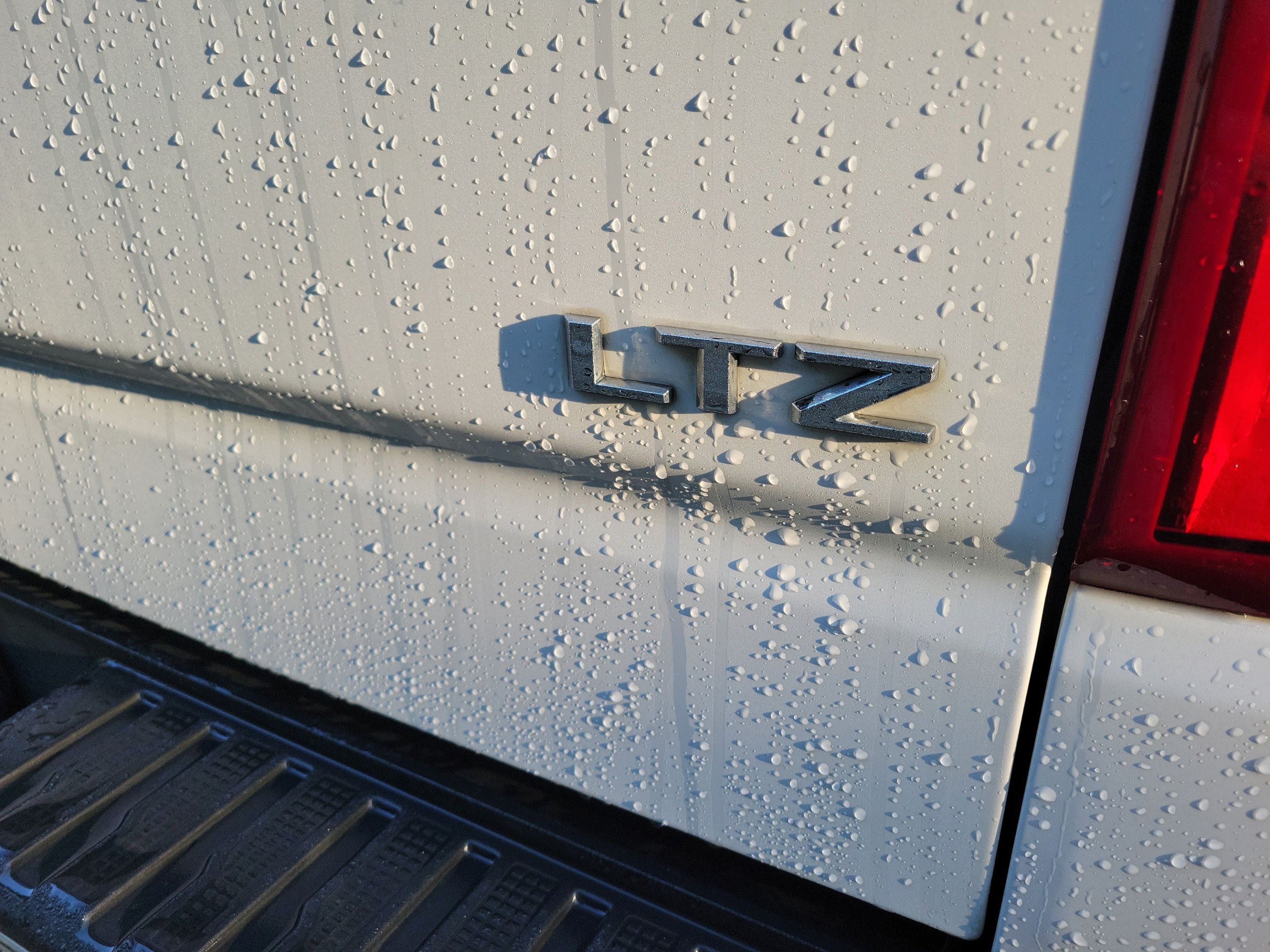 Used 2019 Chevrolet Silverado 1500 LTZ w/ LTZ Convenience Package AWD/4WD image 29