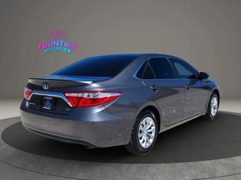 Used 2015 Toyota Camry LE image 5