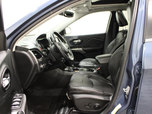 Used 2021 Jeep Cherokee Latitude Lux w/ Sun & Sound Group FWD image 3