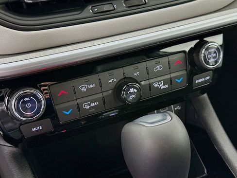 New 2026 Jeep Compass Limited image 20