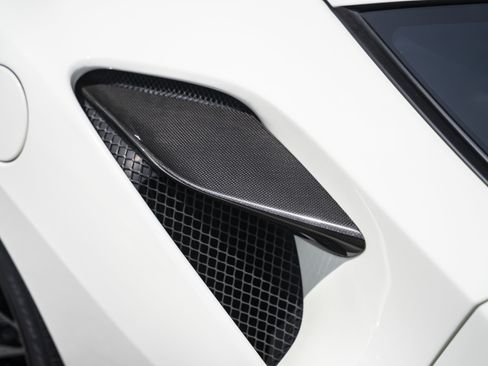 Used 2020 Ferrari F8 Tributo RWD image 12