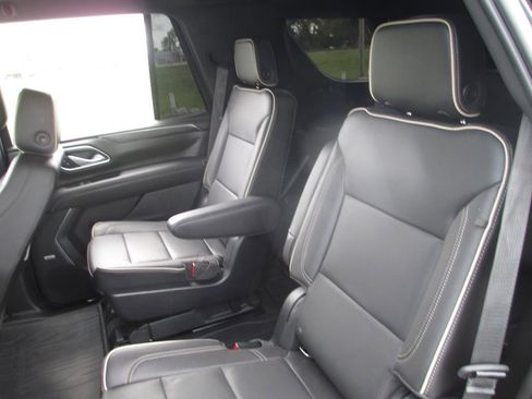 Used 2021 GMC Yukon SLT w/ SLT Luxury Package AWD/4WD image 19