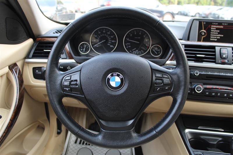 Used 2014 BMW 320i xDrive Sedan AWD/4WD image 14
