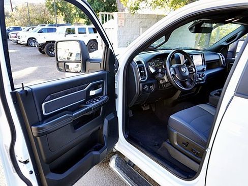 Used 2024 RAM 2500 Big Horn image 40