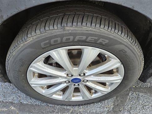 Used 2017 Ford Escape Titanium image 19