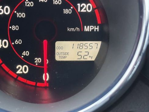 Used 2004 Toyota Matrix image 16