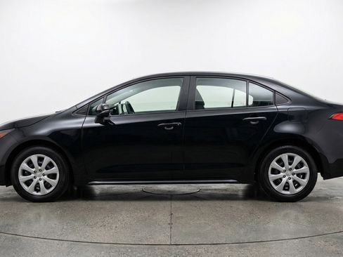 Used 2025 Toyota Corolla LE FWD image 5