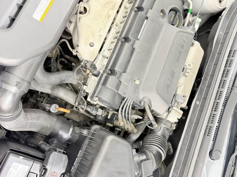 Used 2010 Hyundai Elantra GLS image 40