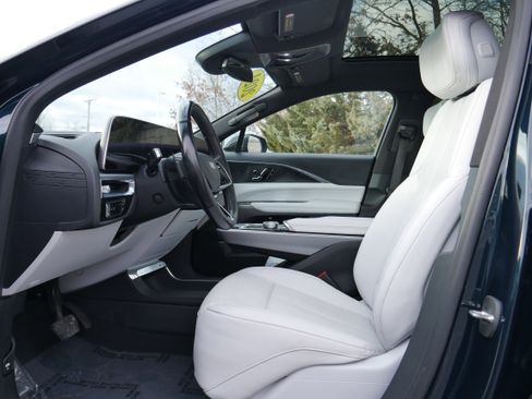 Certified 2024 Cadillac Lyriq Luxury image 12