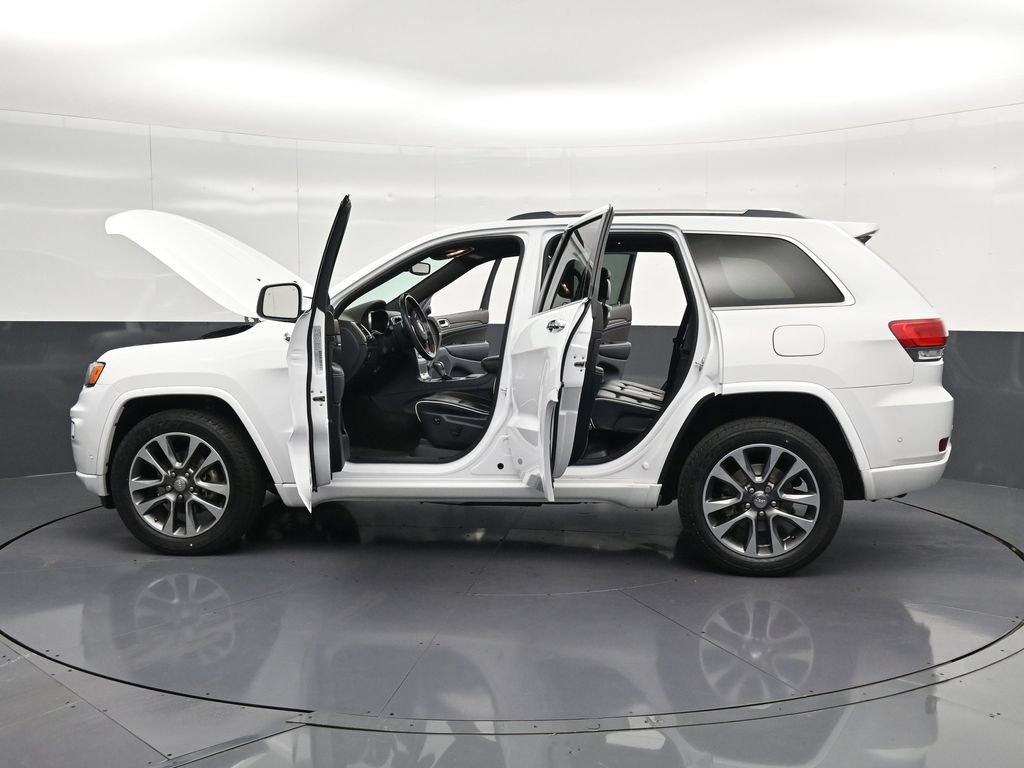 Used 2017 Jeep Grand Cherokee Overland w/ Jeep Active Safety Group RWD image 40