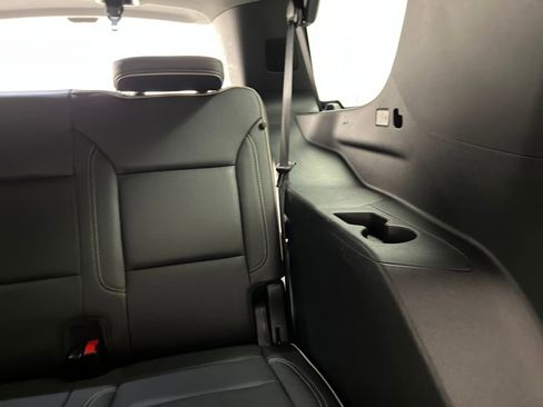 Used 2023 GMC Yukon SLT image 29