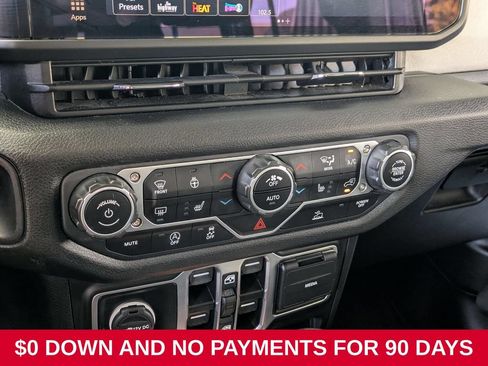 Used 2025 Jeep Wrangler Unlimited Sport AWD/4WD image 16