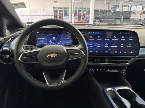 New 2026 Chevrolet Equinox EV LT image 16