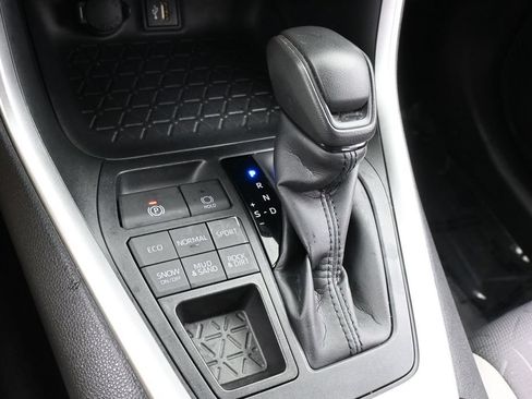 Used 2024 Toyota RAV4 XLE AWD/4WD image 20