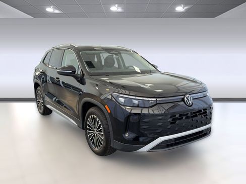 New 2026 Volkswagen Tiguan S FWD image 7
