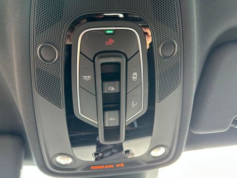 New 2025 Audi RS Q8 performance image 40