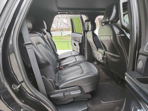Used 2020 Ford Expedition Limited AWD/4WD image 38