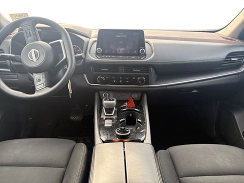 Used 2023 Nissan Rogue S image 10