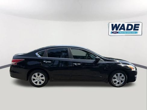 Used 2014 Nissan Altima 2.5 S w/ Display Audio Package FWD image 4