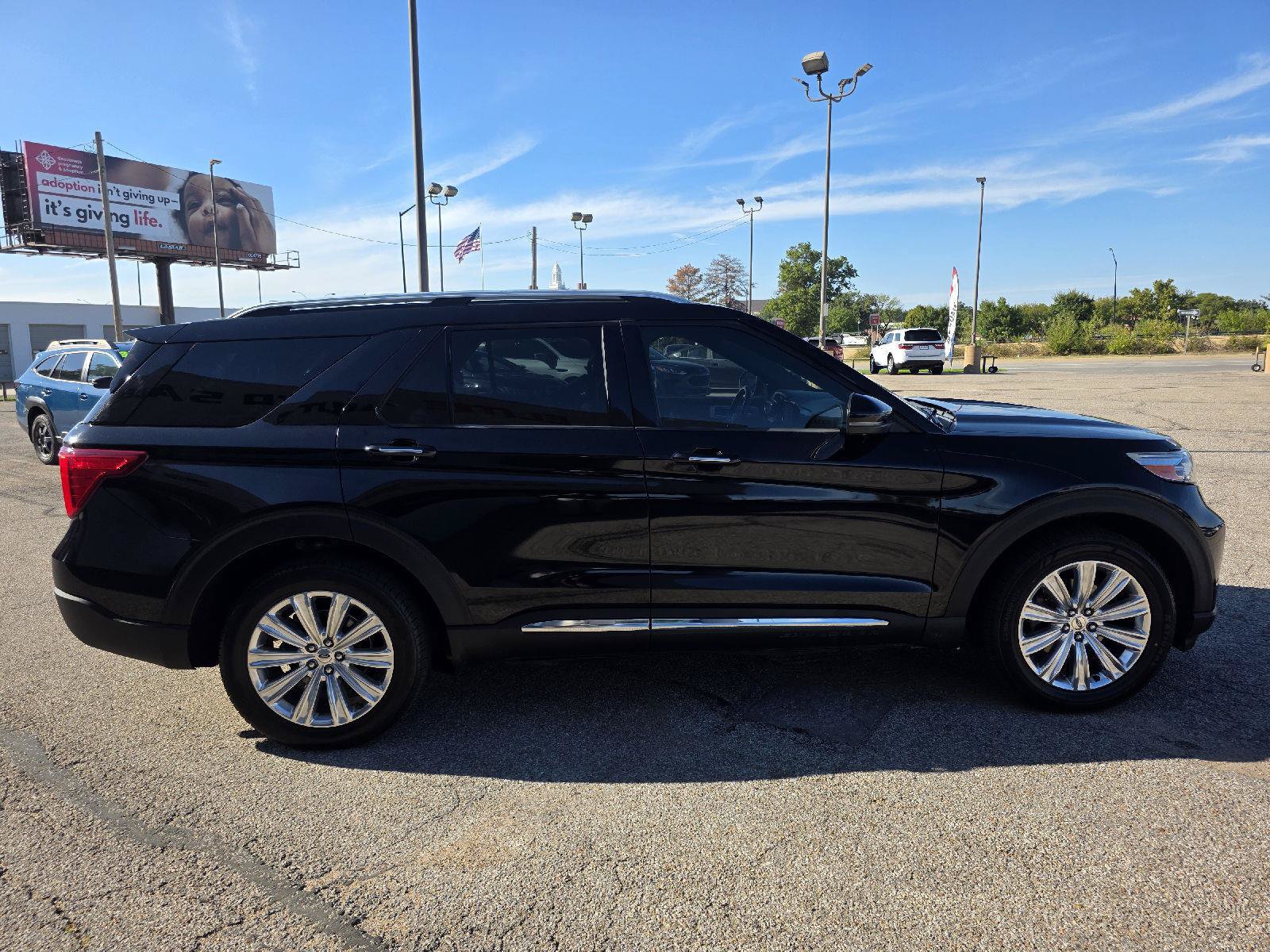 Used 2020 Ford Explorer Limited AWD/4WD image 4