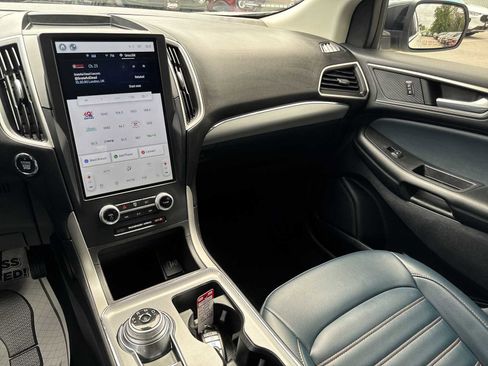 Used 2022 Ford Edge SEL w/ Sport Appearance Package image 28