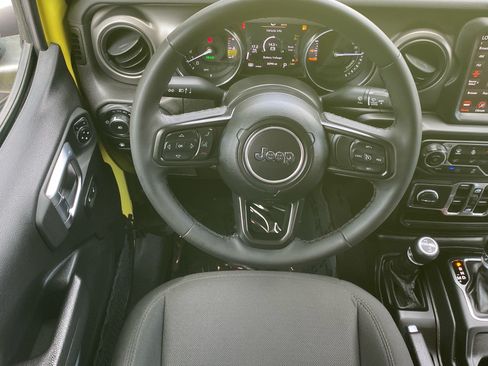 Used 2023 Jeep Wrangler Unlimited w/ Cold Weather Group AWD/4WD image 6