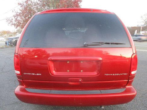 Used 2000 Chrysler Town & Country LX image 3