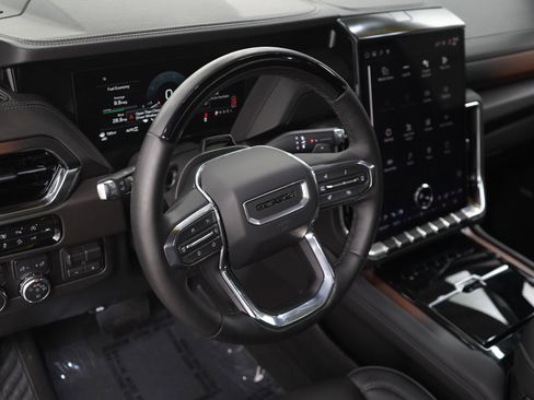 Used 2026 GMC Yukon Denali w/ Denali Reserve Package AWD/4WD image 23