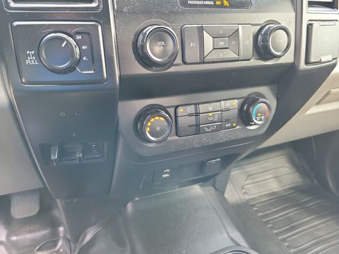 Used 2019 Ford F150 XL w/ Equipment Group 101A Mid AWD/4WD image 10