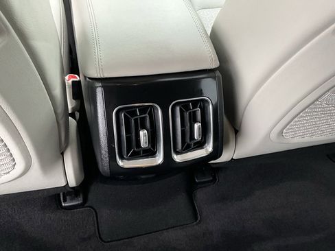 Used 2023 Kia Sorento SX Prestige image 24