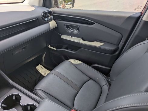 Certified 2025 Honda Pilot EX-L image 24