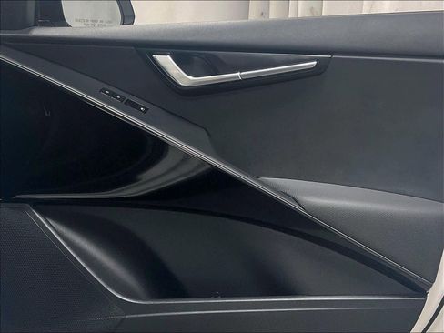 Used 2024 Kia Niro Wind w/ Wind Preserve Package image 12