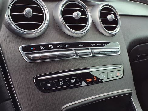 Used 2022 Mercedes-Benz GLC 300 4MATIC image 17