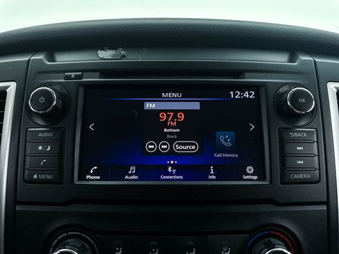 Used 2019 Nissan Titan S image 21