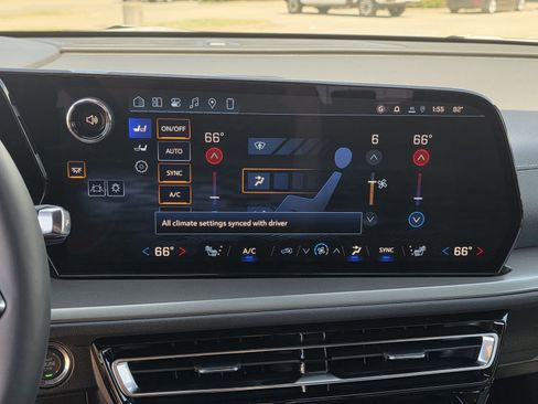 New 2026 Chevrolet Traverse LT w/ Driver Confidence Package FWD image 10