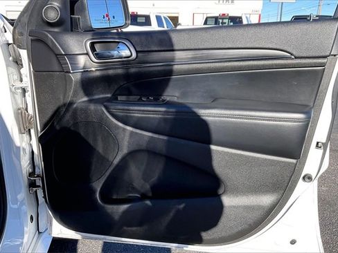 Used 2019 Jeep Grand Cherokee Limited X image 19