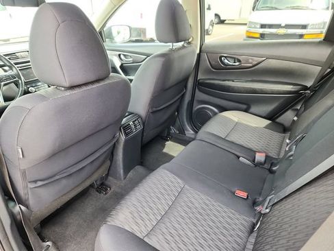Used 2018 Nissan Rogue SV AWD/4WD image 27